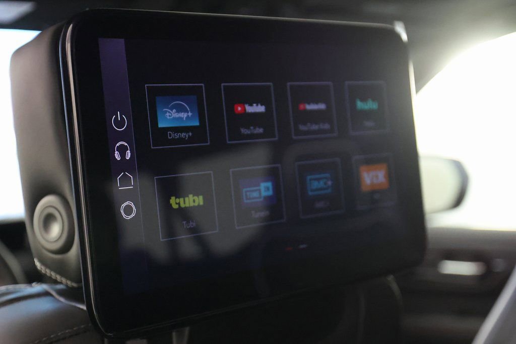 Used 2026 GMC Yukon XL AT4 Ultimate w/ LPO, Floor Liner Package image 17