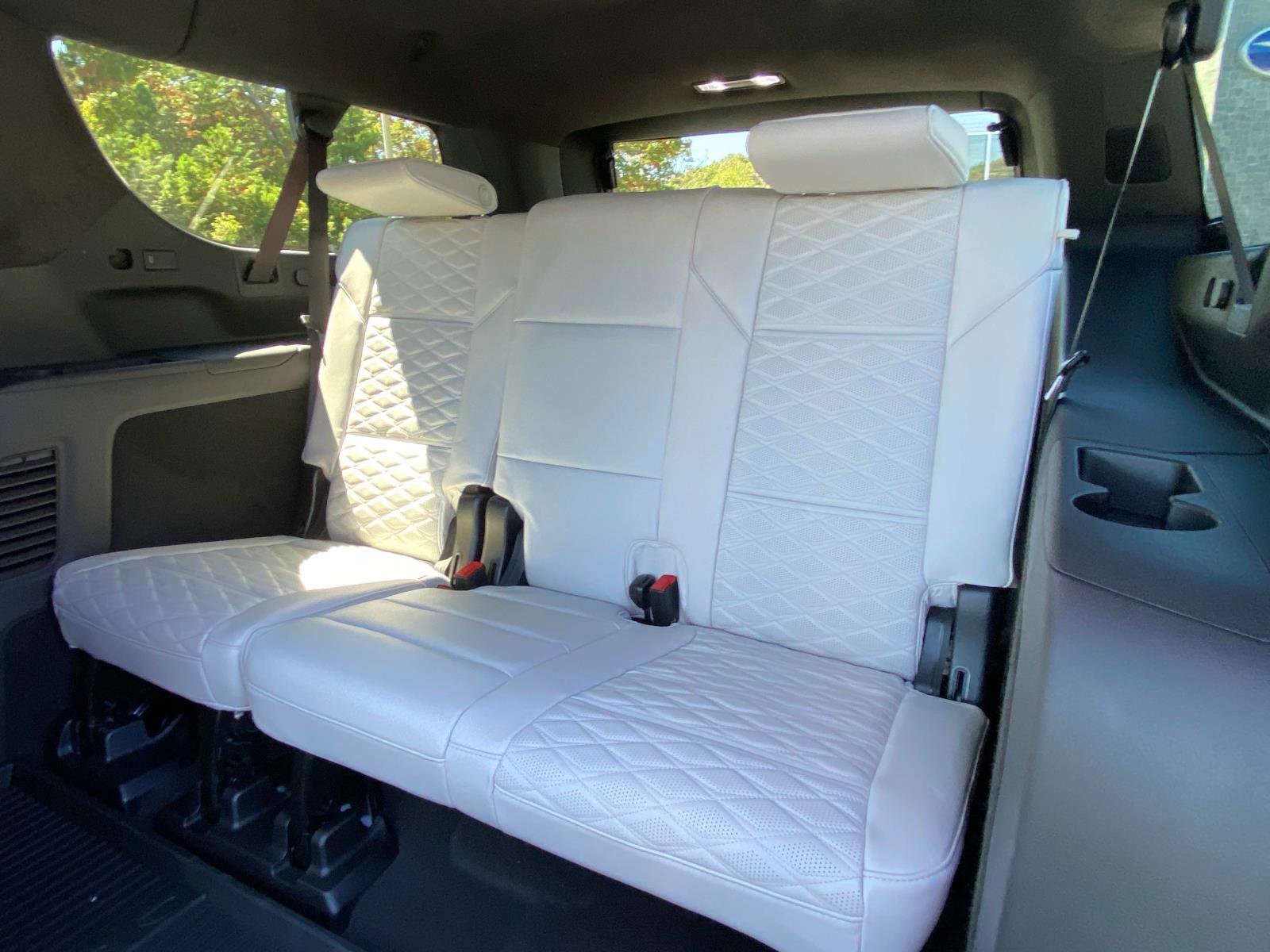 Used 2025 Cadillac Escalade ESV Premium Luxury Platinum image 17