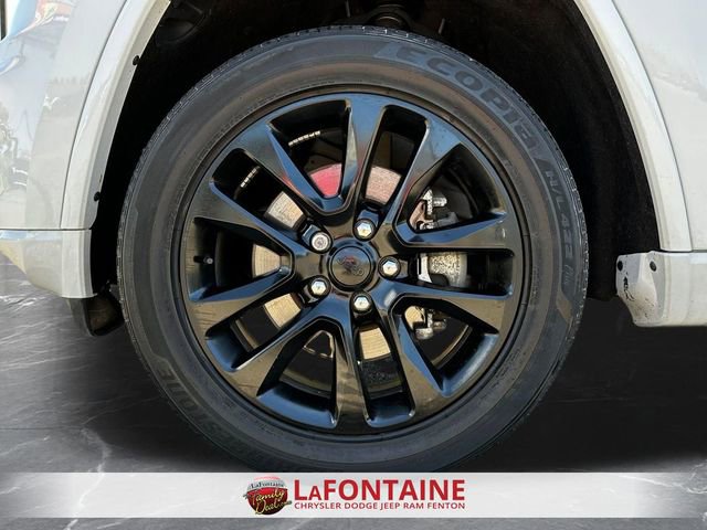 Used 2022 Jeep Grand Cherokee Laredo X AWD/4WD image 32