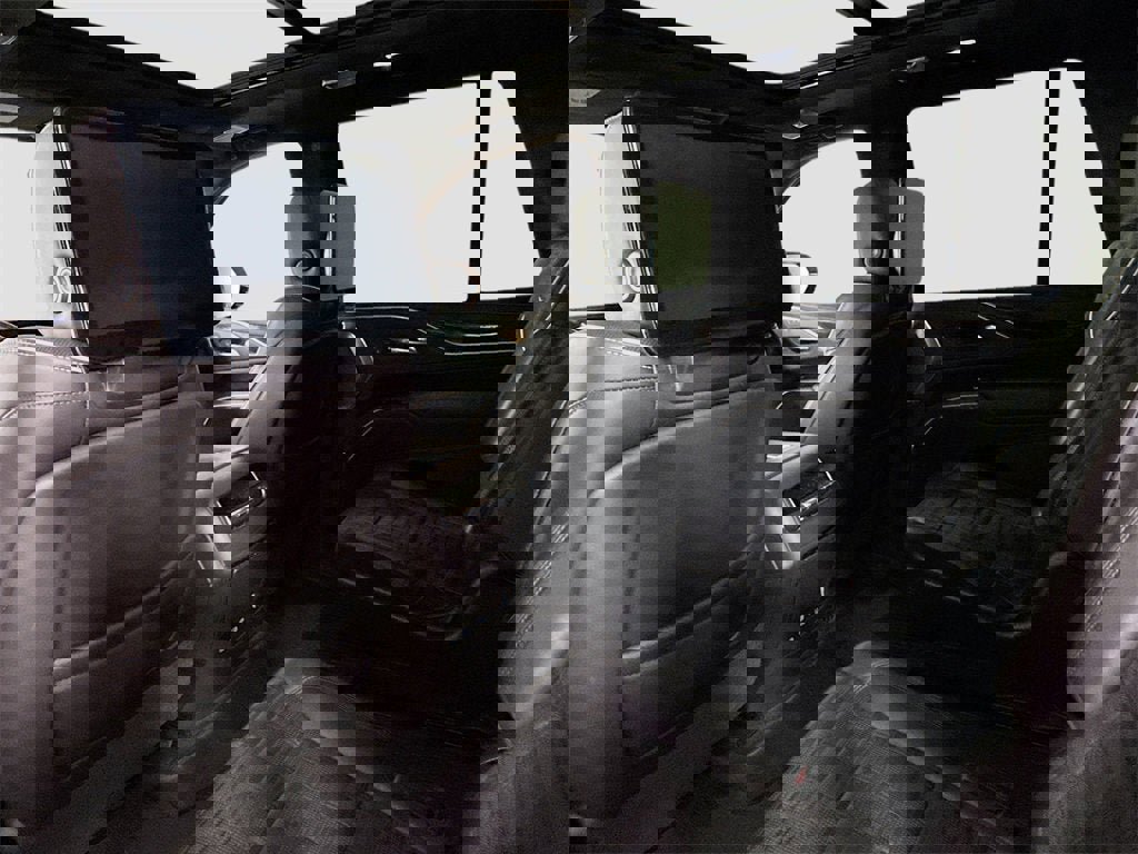 Used 2021 Cadillac Escalade Sport Platinum w/ LPO, ONYX Package image 36