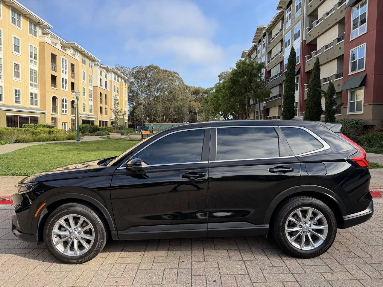 Used 2025 Honda CR-V EX-L image 19