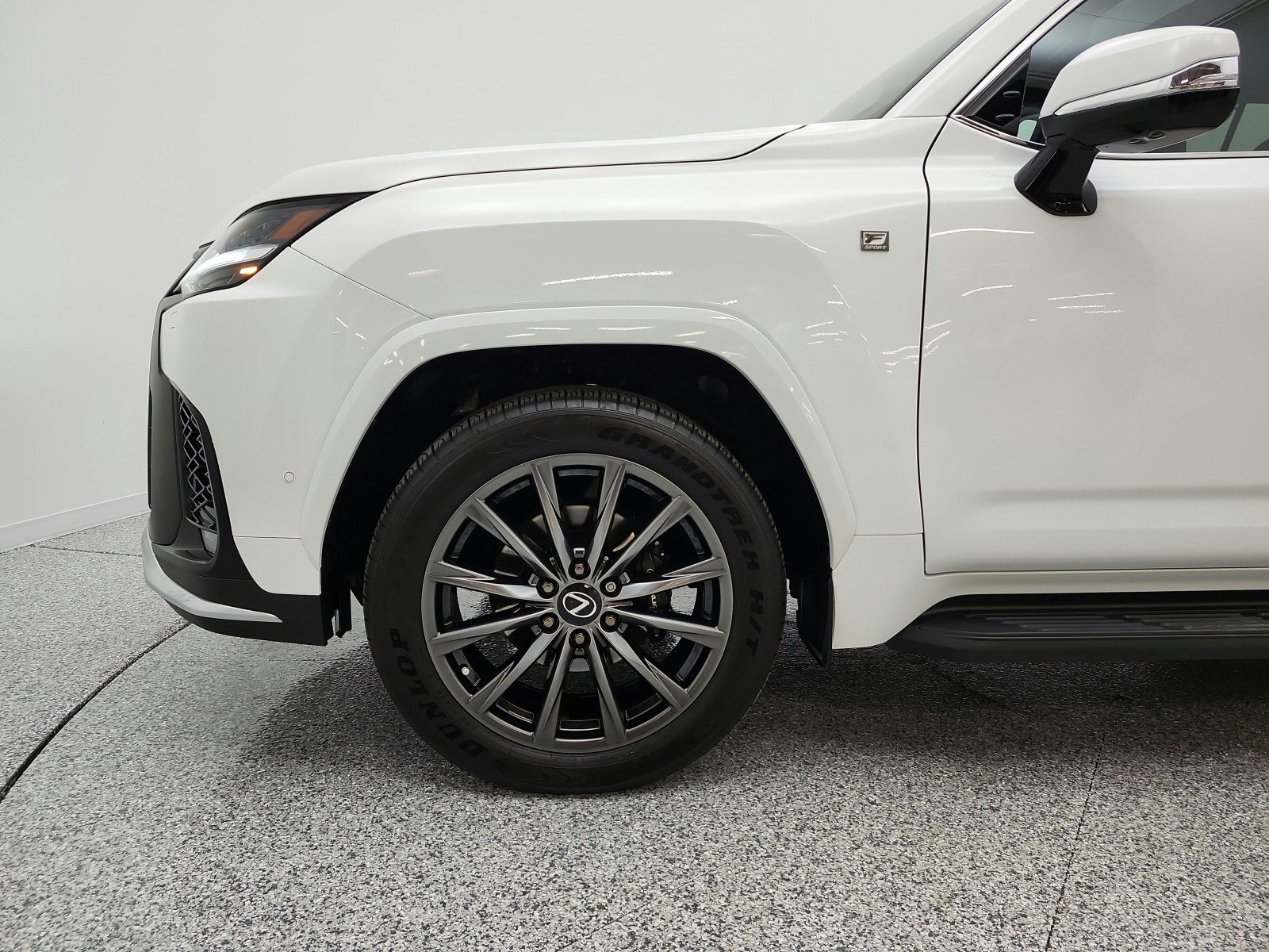 Used 2025 Lexus LX 700h F Sport image 22