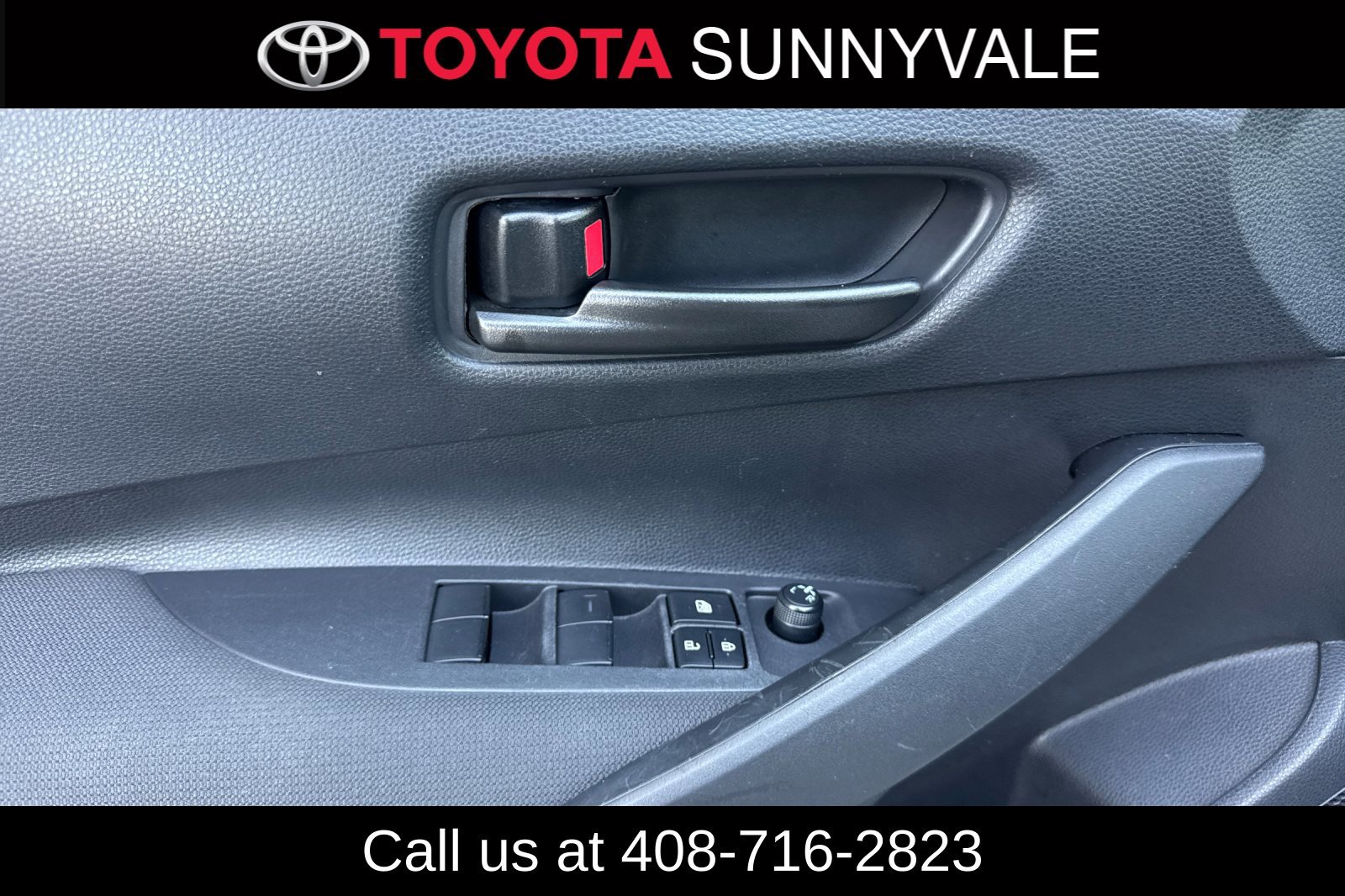 Used 2025 Toyota Corolla LE FWD image 10