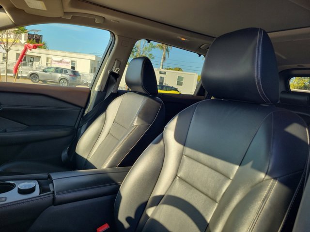 Certified 2023 Nissan Rogue SL w/ SL Premium Package image 21