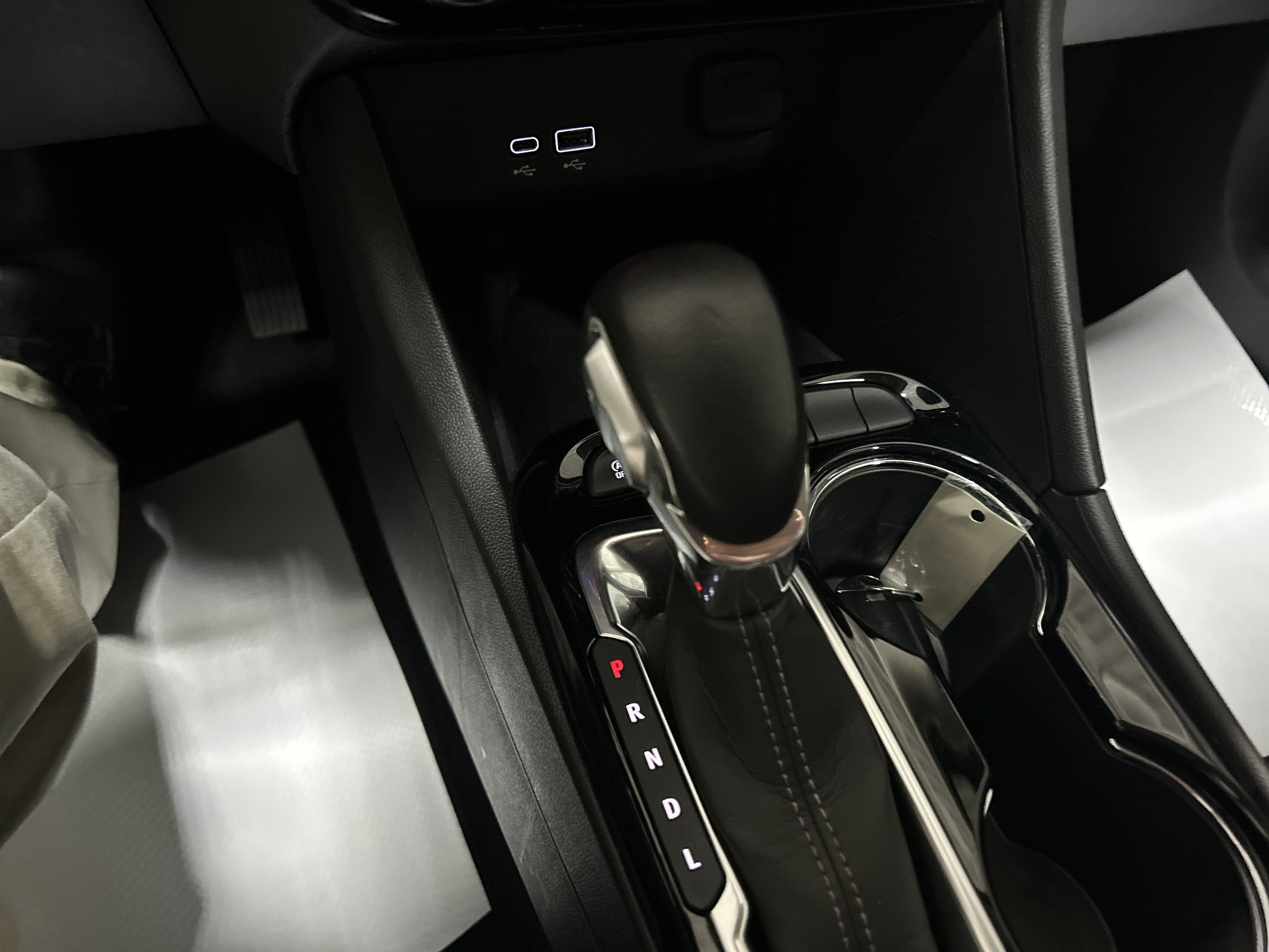 Used 2024 Buick Encore GX Sport Touring image 21