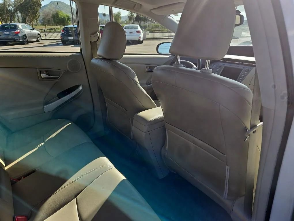 Used 2012 Toyota Prius Four w/ Deluxe Solar Roof Pkg image 17