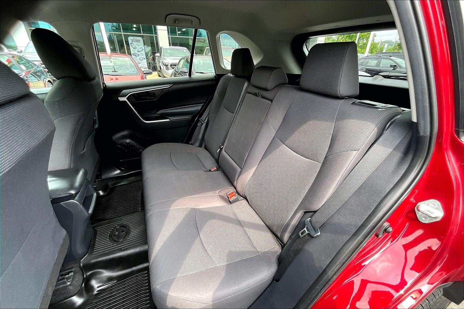 Used 2019 Toyota RAV4 LE w/ All Weather Liner Package AWD/4WD image 24