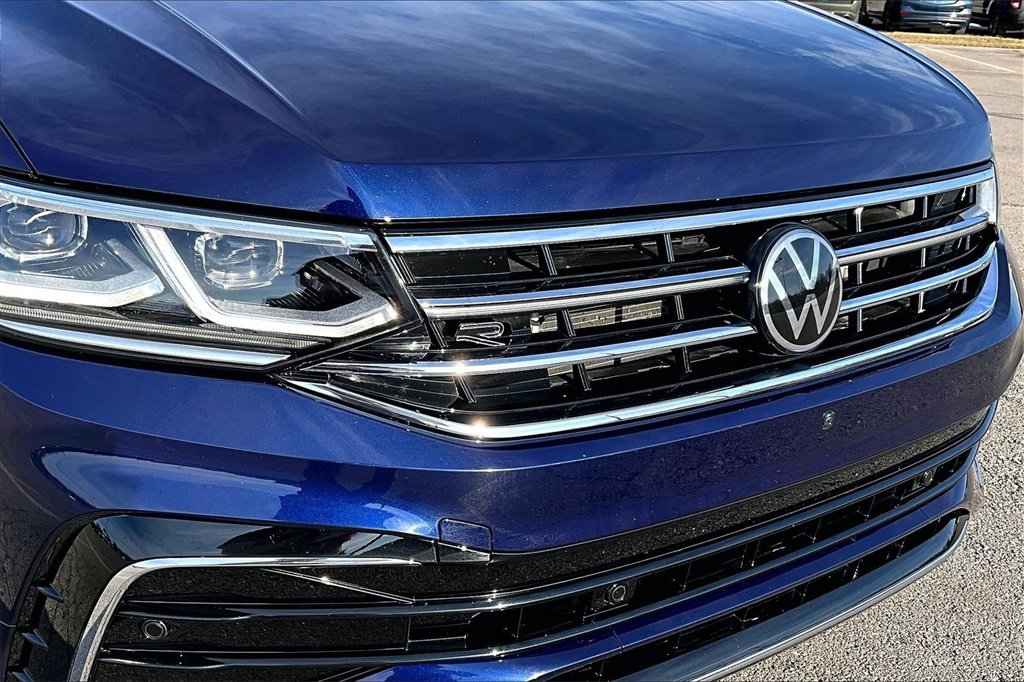 Used 2022 Volkswagen Tiguan SEL R-Line image 28