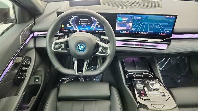 Used 2026 BMW 550e xDrive image 37