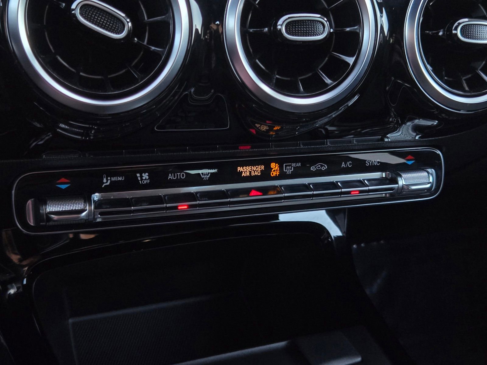 Used 2020 Mercedes-Benz CLA 250 image 21