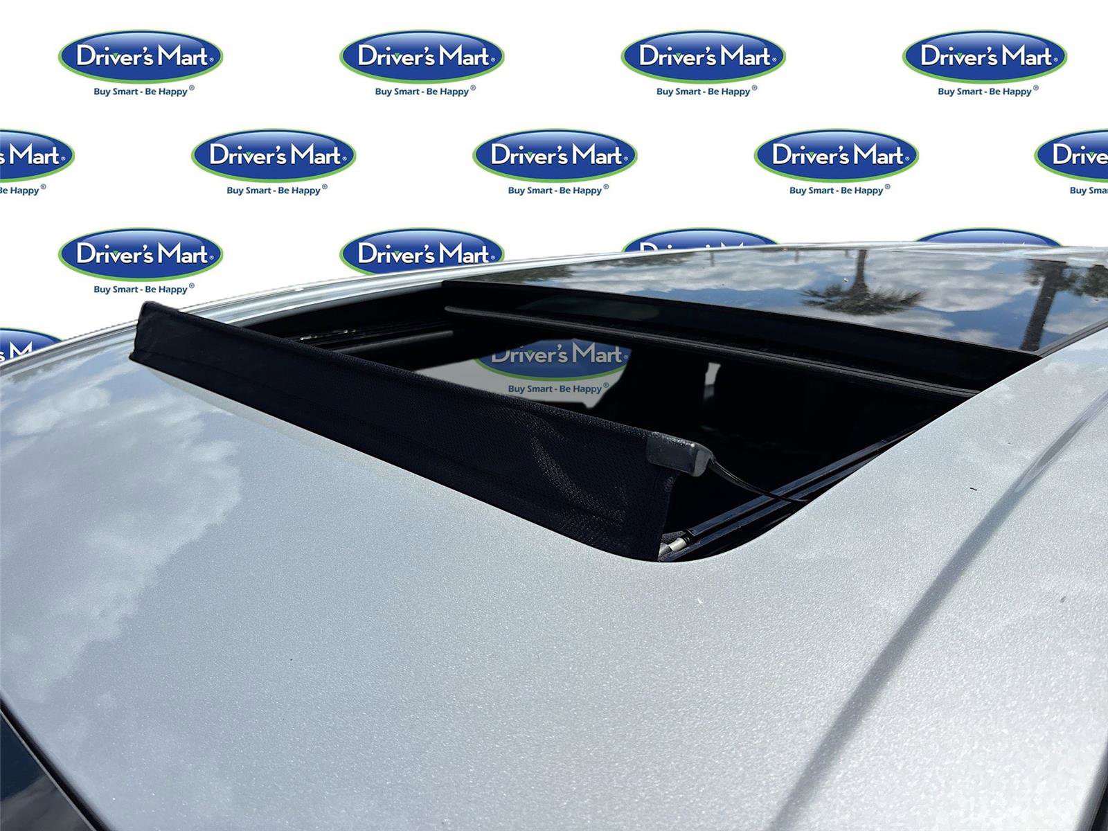 Used 2026 Chrysler Pacifica Limited FWD image 22