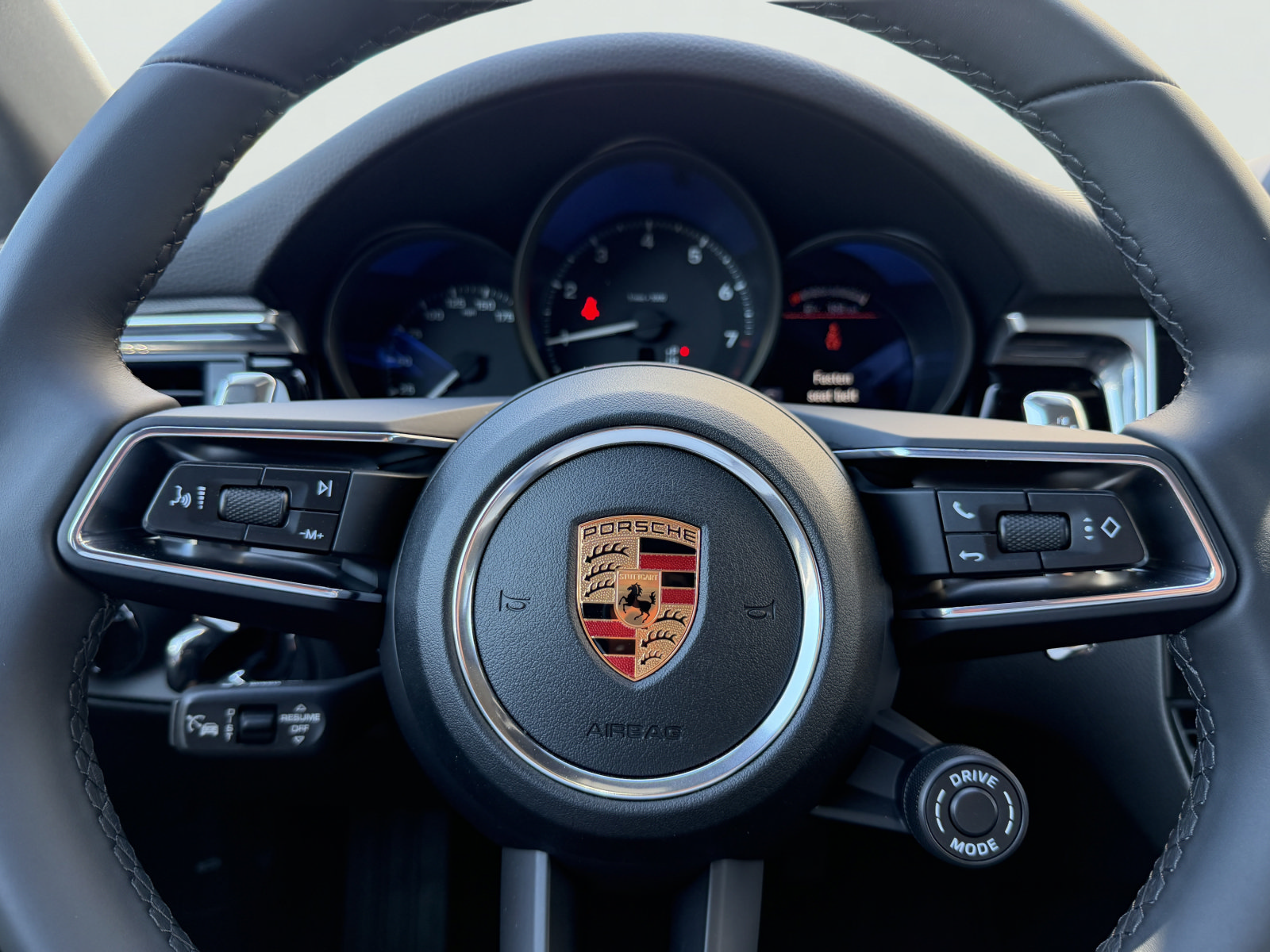 New 2026 Porsche Macan AWD/4WD image 33