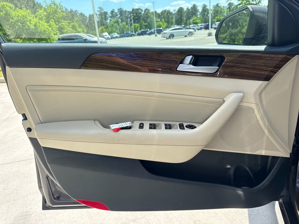 Used 2017 Hyundai Sonata Limited image 14