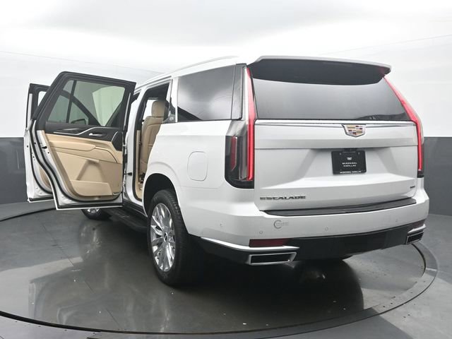 Used 2023 Cadillac Escalade Premium Luxury AWD/4WD image 56