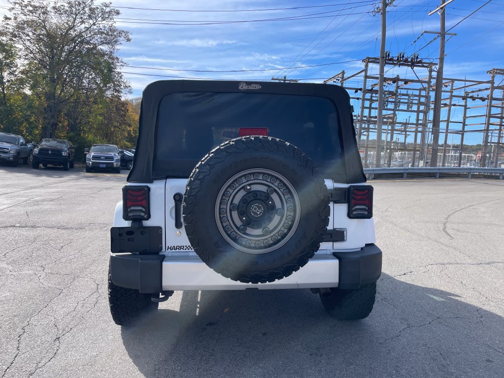 Used 2015 Jeep Wrangler Unlimited Sahara w/ Dual Top Group AWD/4WD image 4