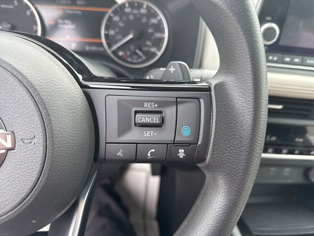 Used 2023 Nissan Rogue SV image 18