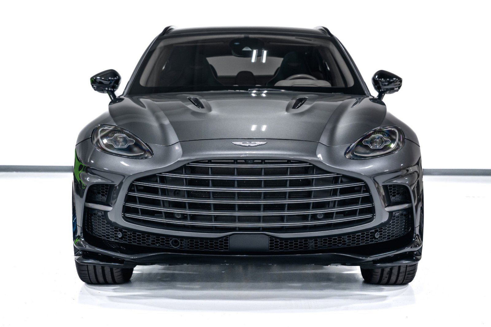 Used 2023 Aston Martin DBX 707 image 3