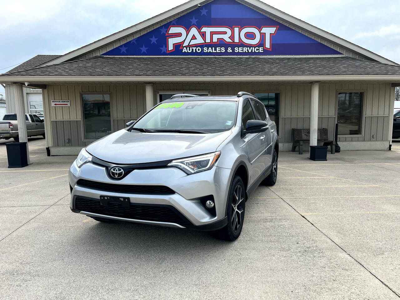 Used 2018 Toyota RAV4 SE