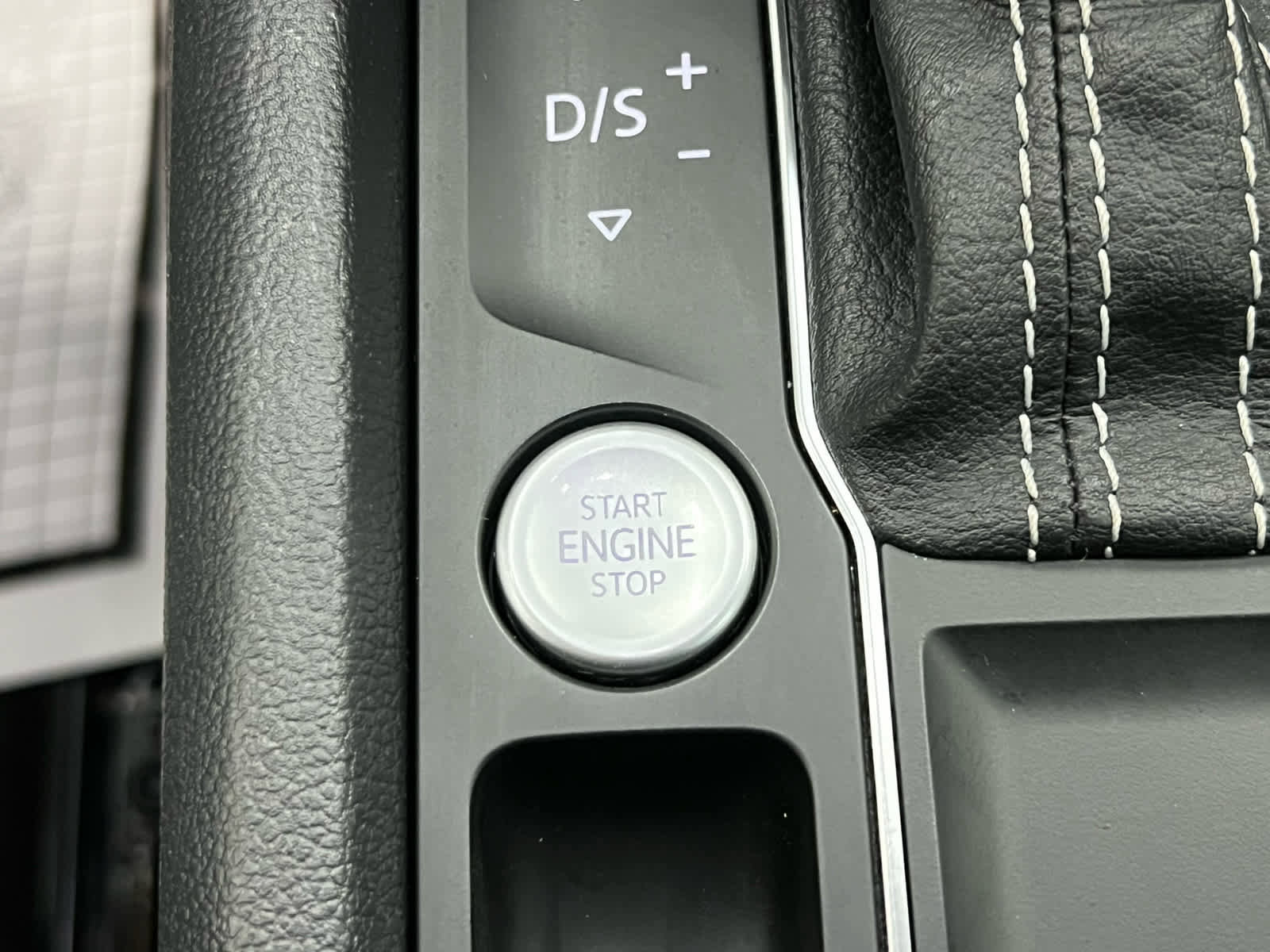 Used 2021 Volkswagen Atlas SE w/ Towing Package image 19