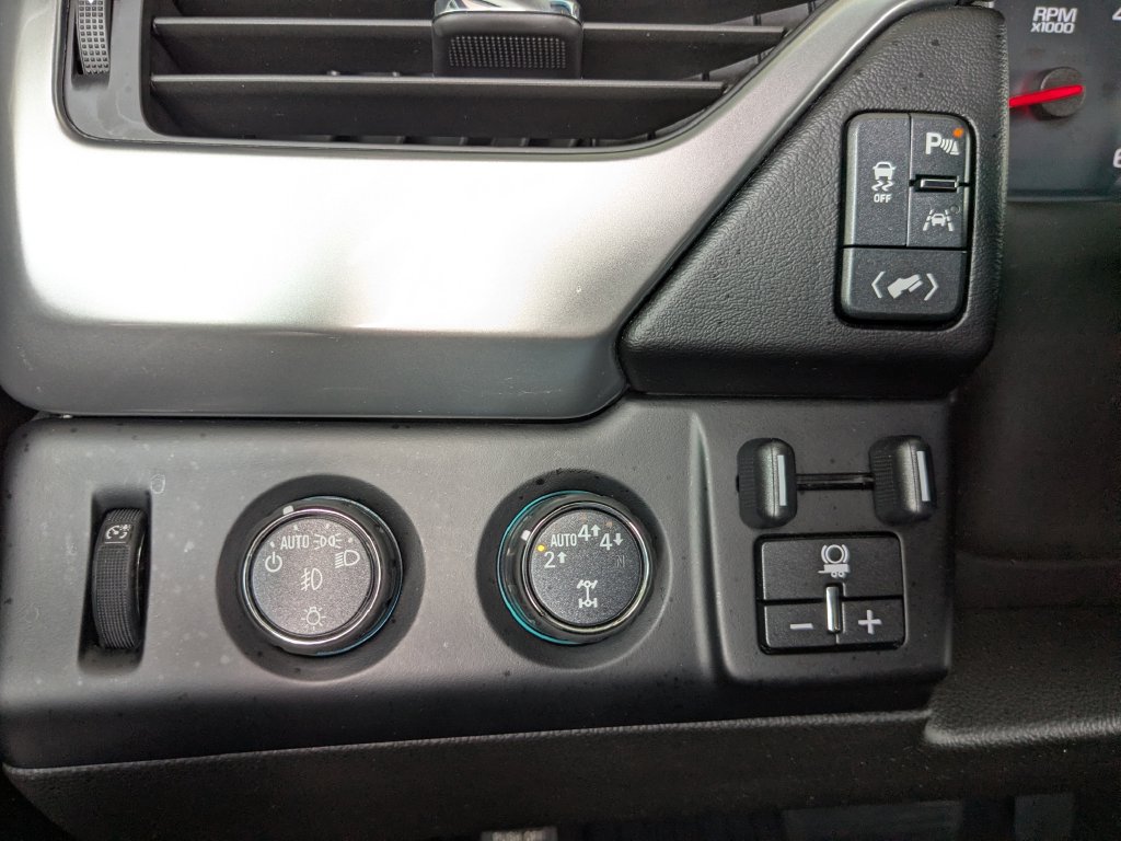 Used 2019 Chevrolet Tahoe LT w/ Luxury Package AWD/4WD image 25