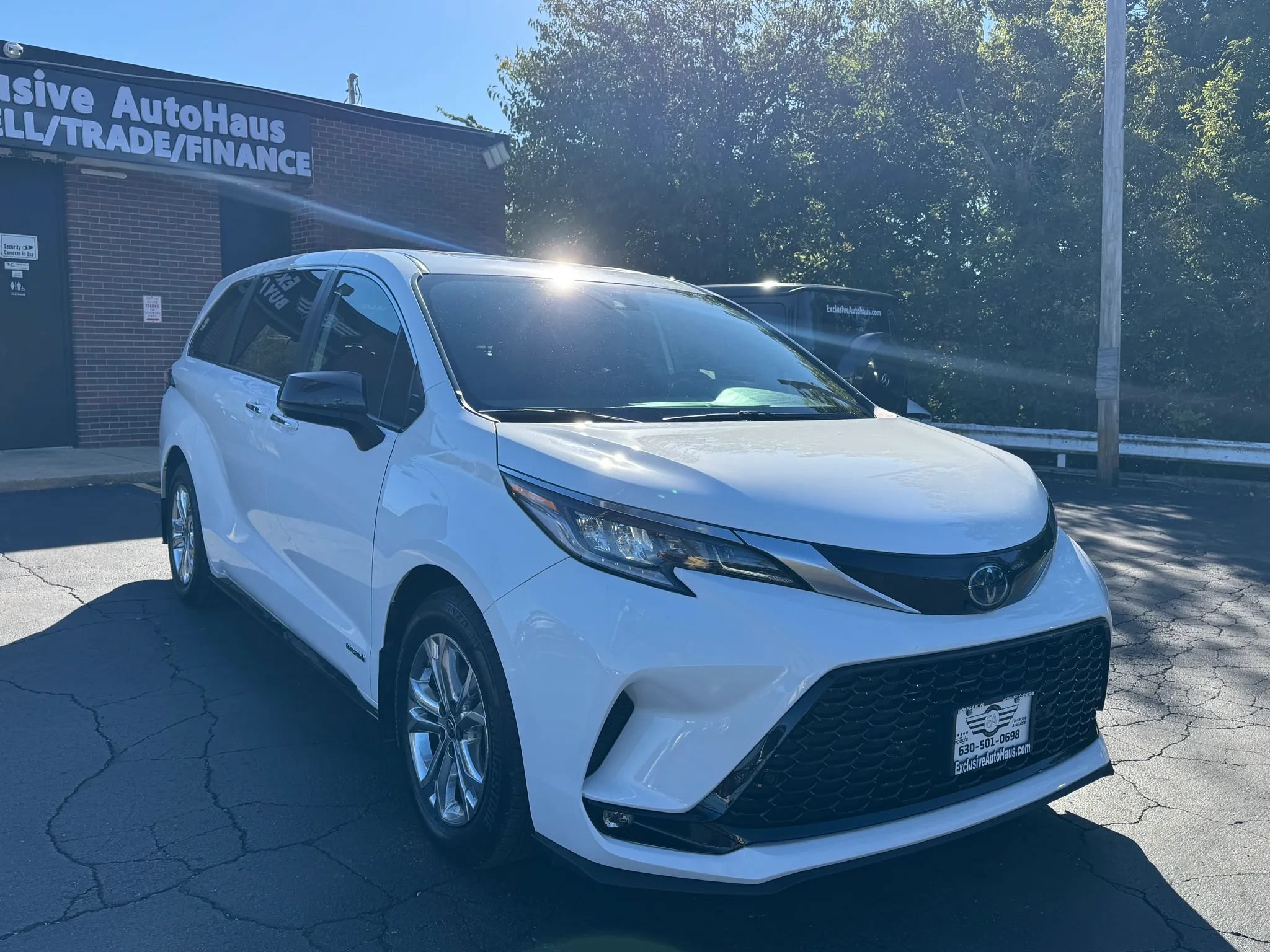 Used 2021 Toyota Sienna XSE AWD/4WD image 9