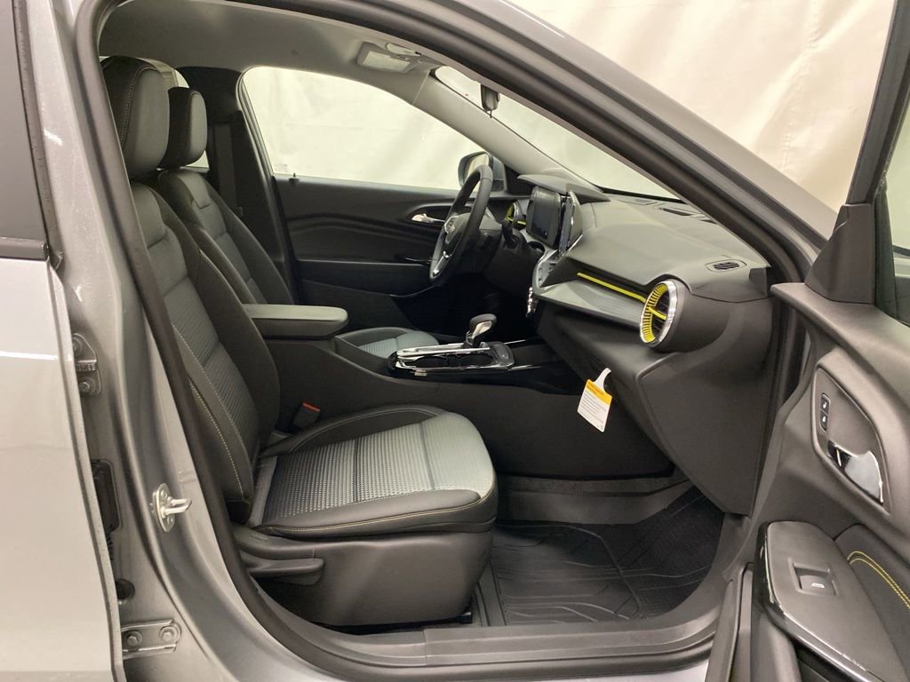 New 2026 Chevrolet Trax LT w/ Driver Confidence Package image 15