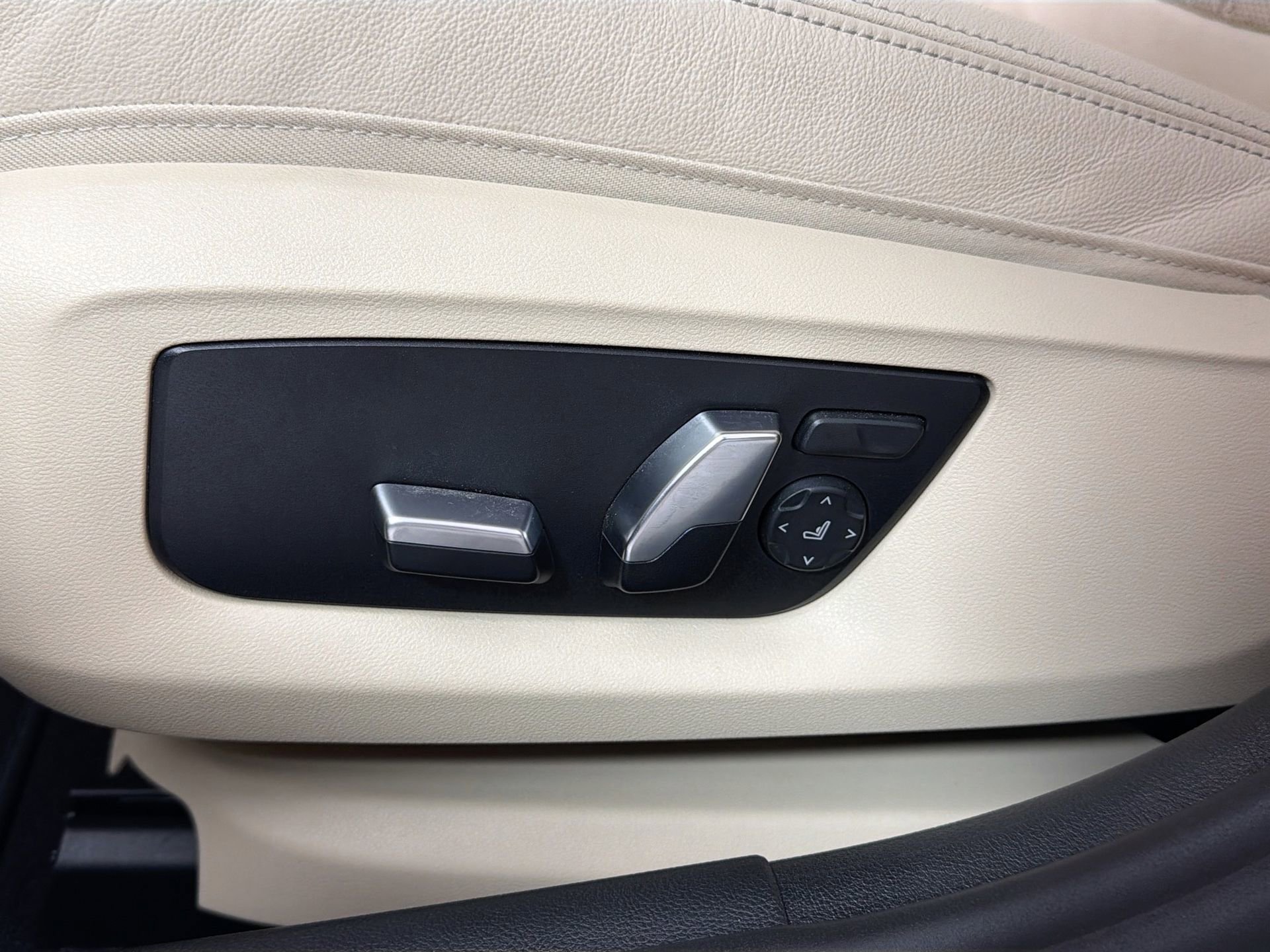 Certified 2023 BMW 530i w/ M Sport Package image 20