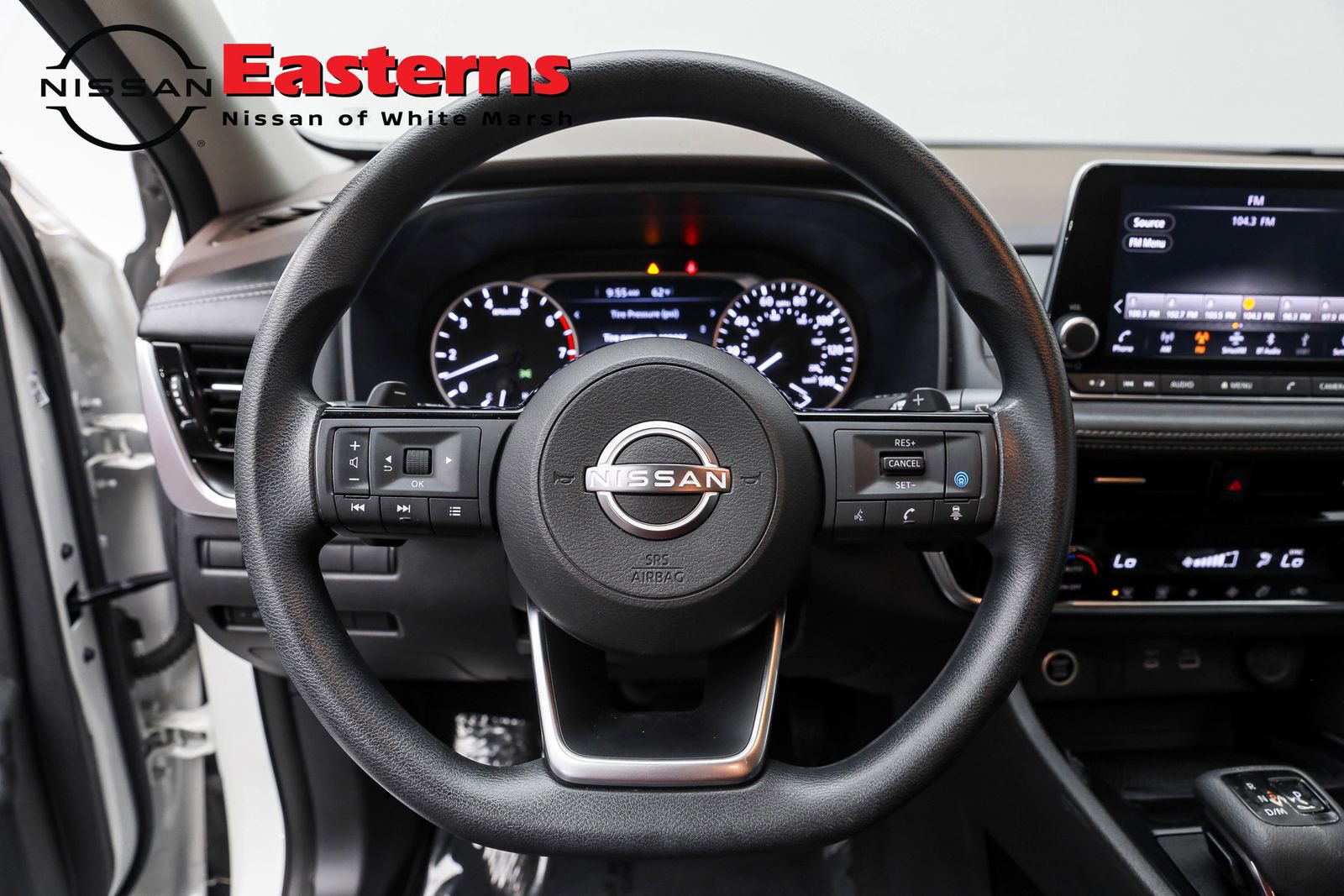 Used 2022 Nissan Rogue SV image 25