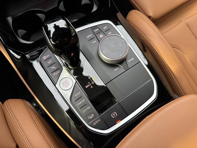 Certified 2025 BMW X4 xDrive30i AWD/4WD image 17
