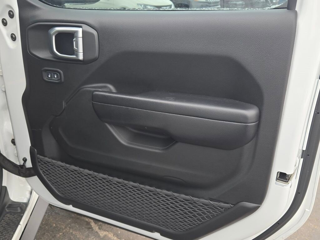 Used 2021 Jeep Gladiator Sport image 6