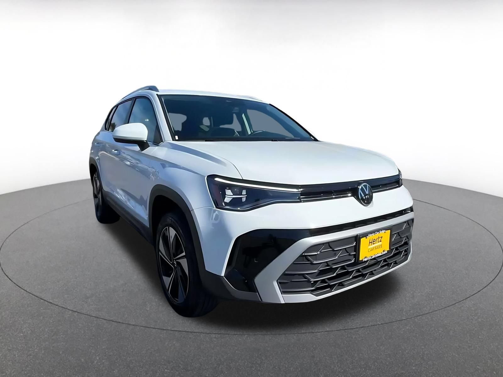 Used 2026 Volkswagen Taos SE AWD/4WD image 3
