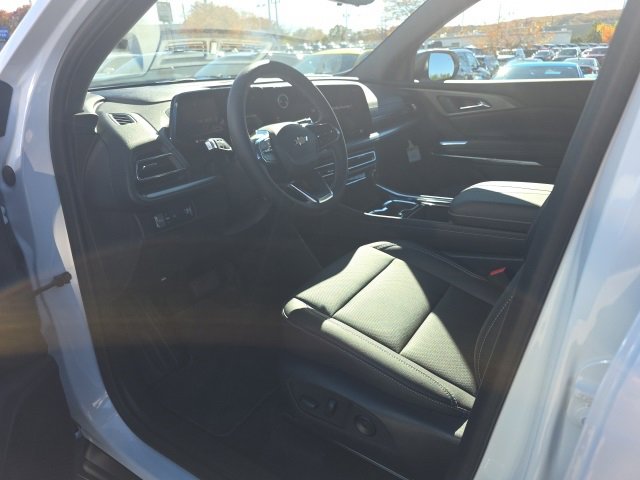 New 2026 Chevrolet Traverse LT image 11