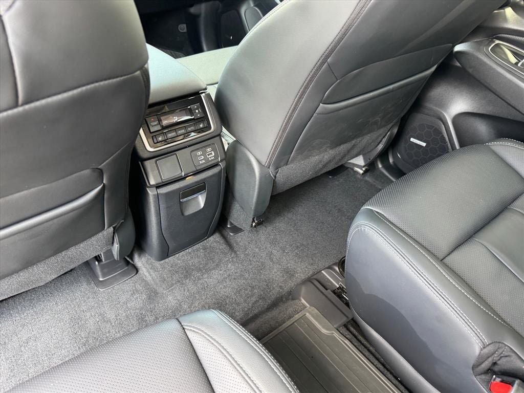 Used 2024 Subaru Ascent Limited w/ Technology Package AWD/4WD image 17