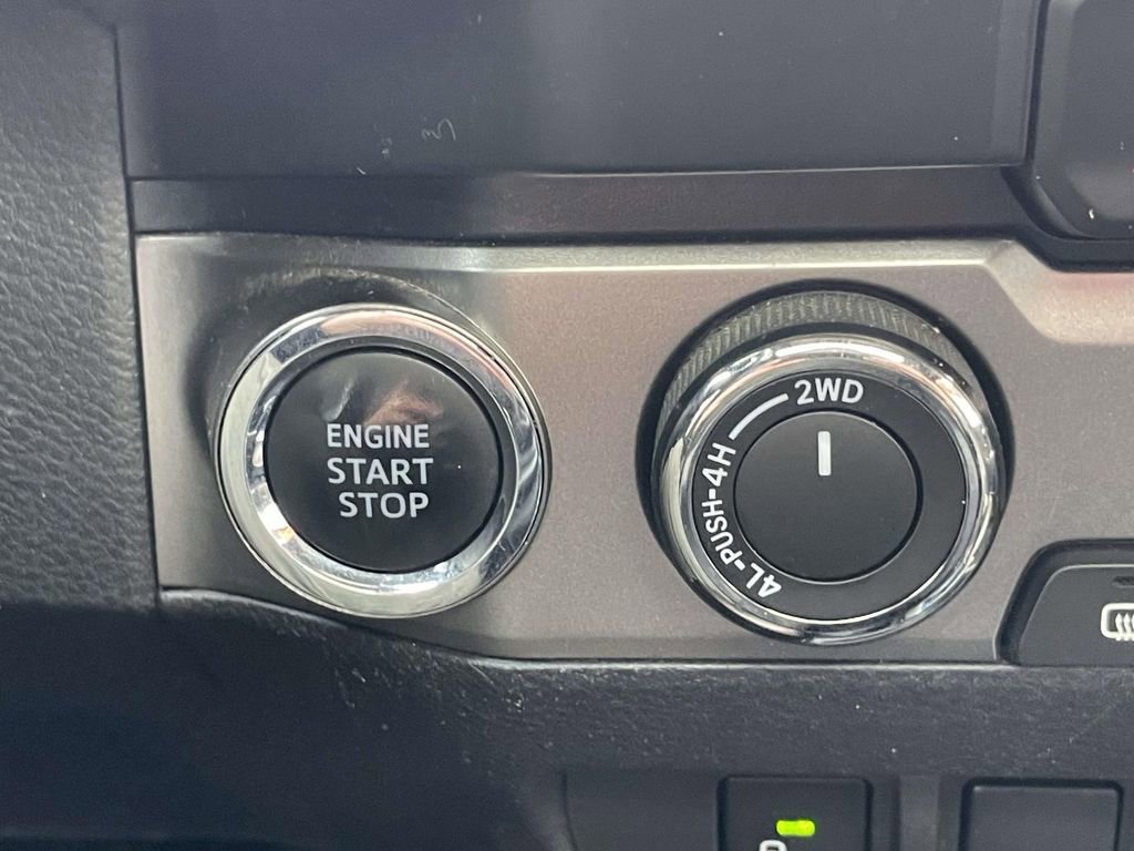 Used 2019 Toyota Tacoma Limited image 29