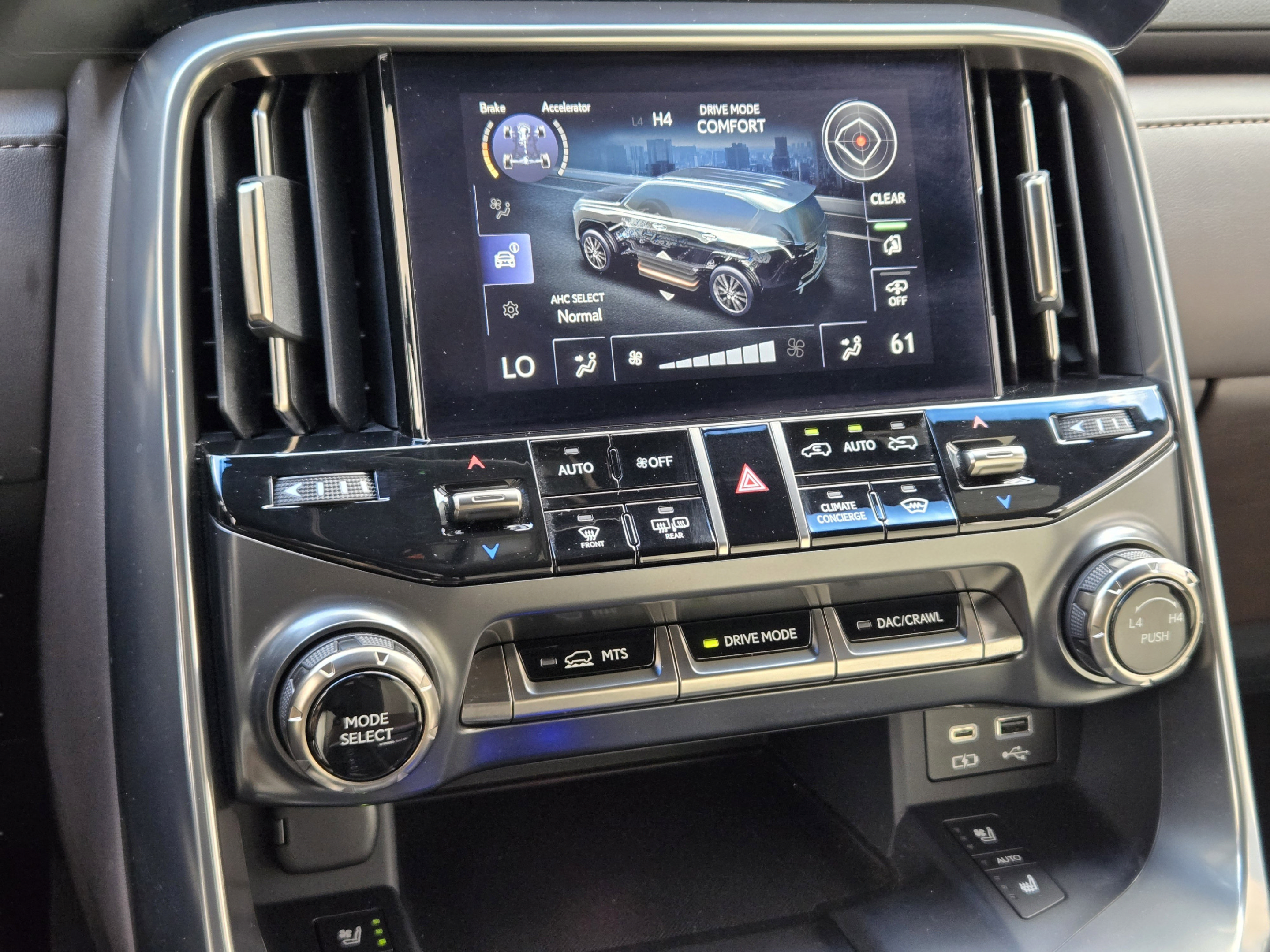 Used 2023 Lexus LX 600 4WD w/ Appearance Package image 15