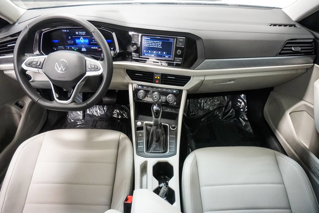 Used 2024 Volkswagen Jetta SE FWD image 9