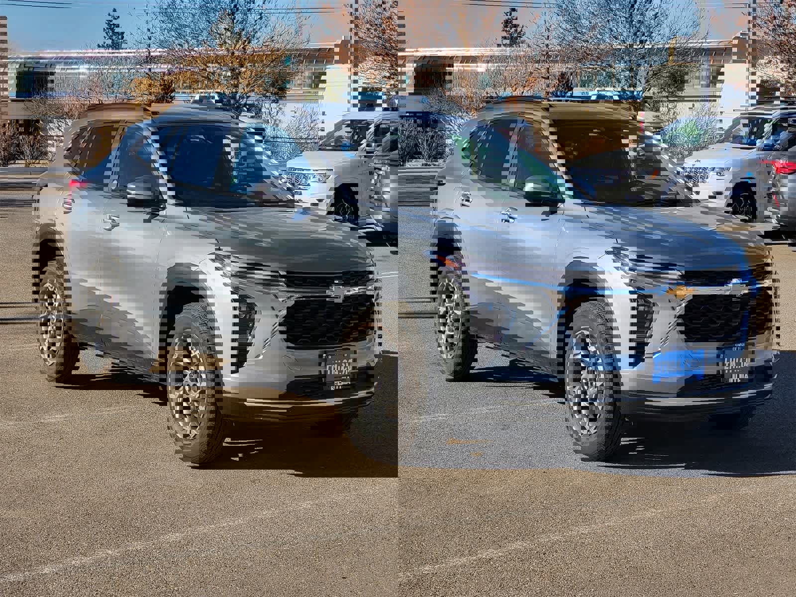 Used 2025 Chevrolet Trax LT w/ LT Convenience Package image 3