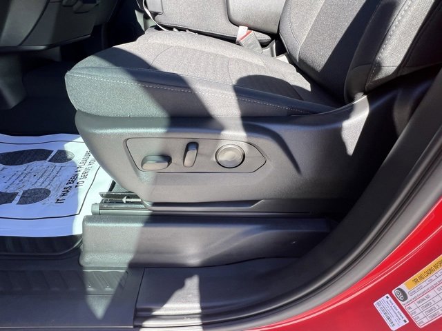 Used 2025 Chevrolet Silverado 1500 Custom image 13