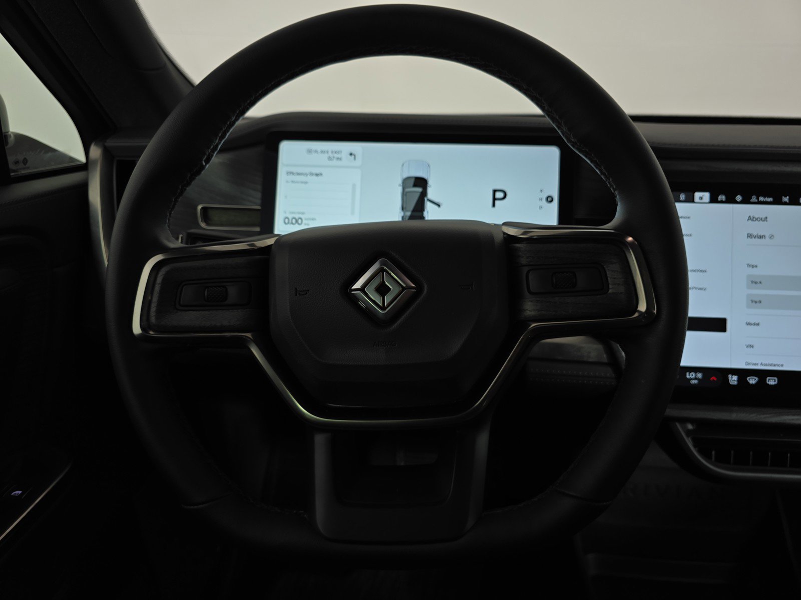 Used 2025 Rivian R1S Adventure AWD/4WD image 28