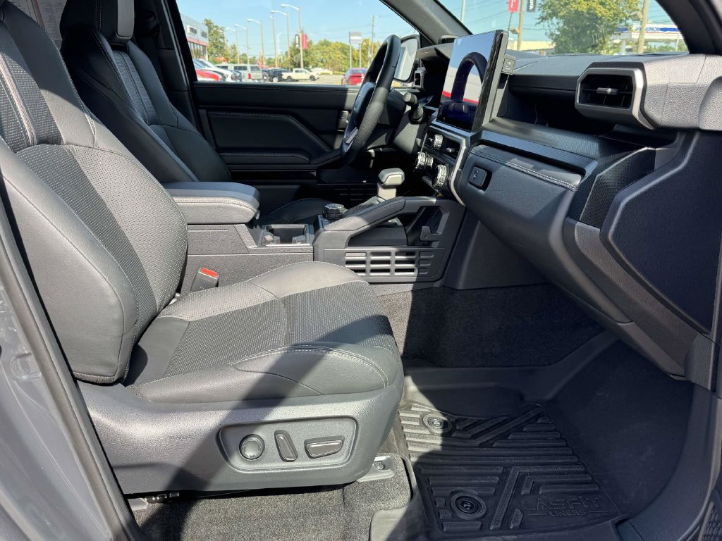 Certified 2025 Toyota 4Runner Limited w/ Tow Technology Package AWD/4WD image 14