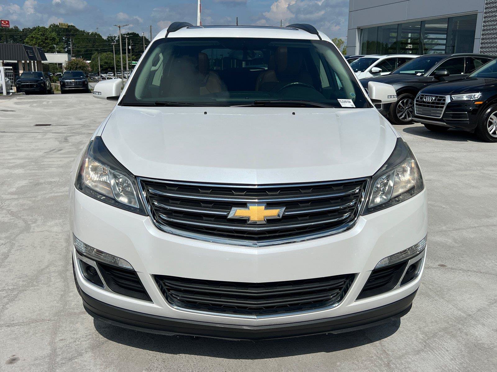 Used 2016 Chevrolet Traverse LT FWD image 2