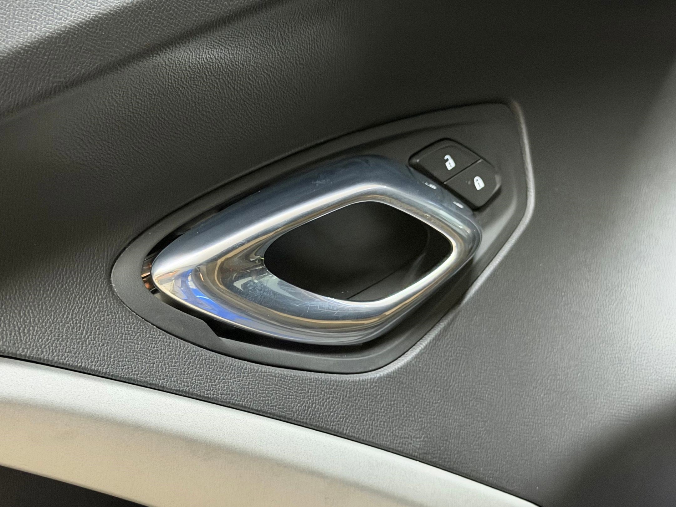 Used 2017 Chevrolet Camaro LT image 23
