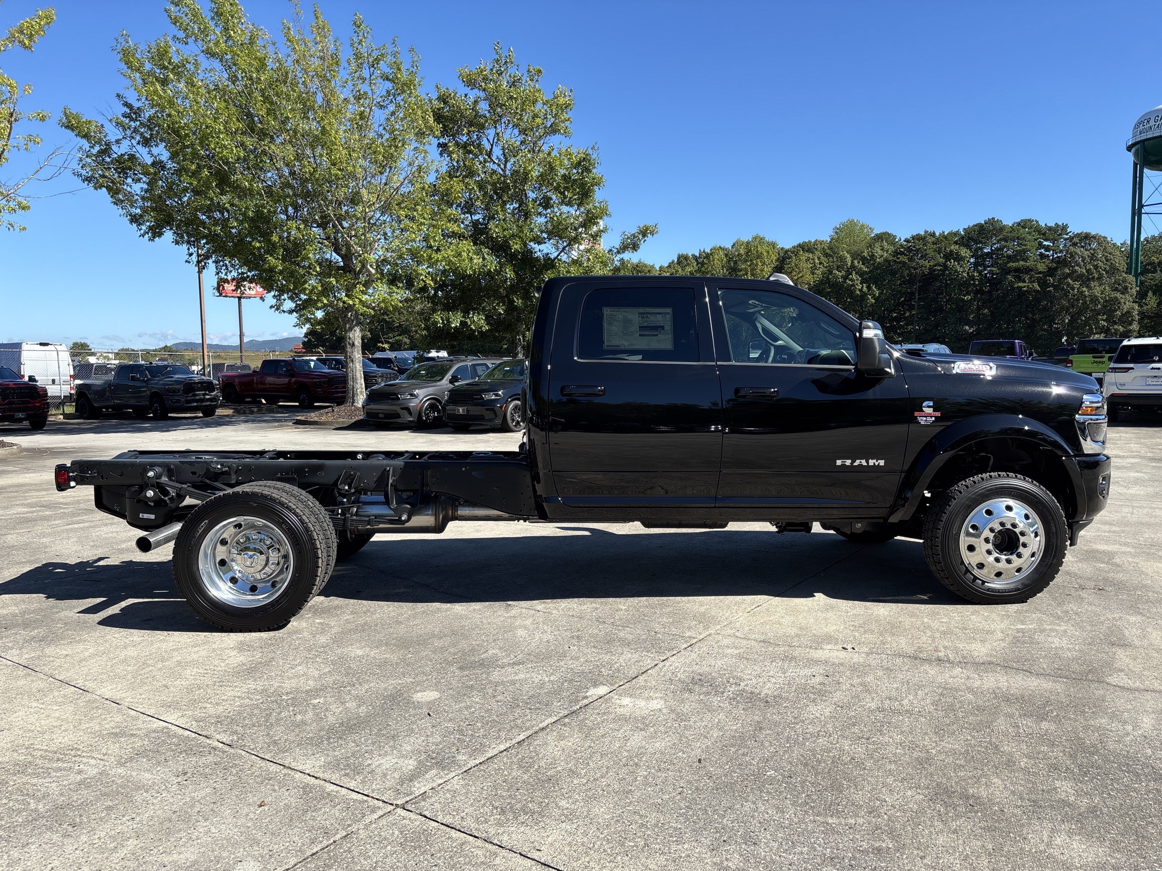 New 2027 RAM 5500 4x4 Crew Cab image 8