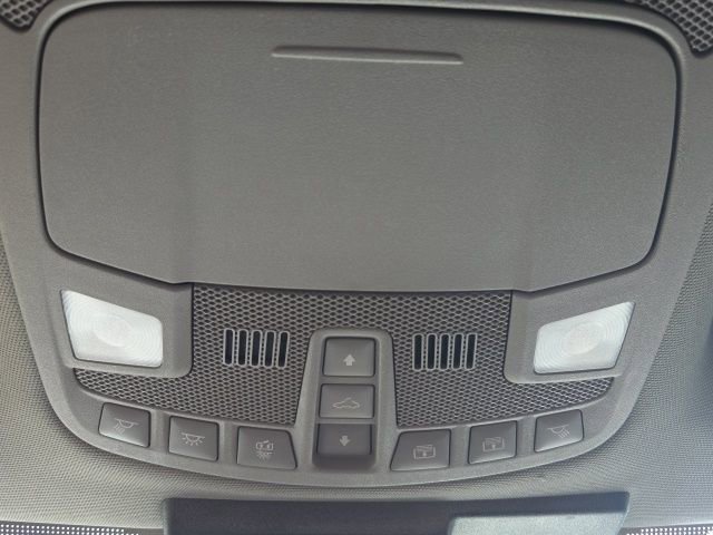 Used 2020 Ford F150 Lariat w/ Equipment Group 502A Luxury AWD/4WD image 33