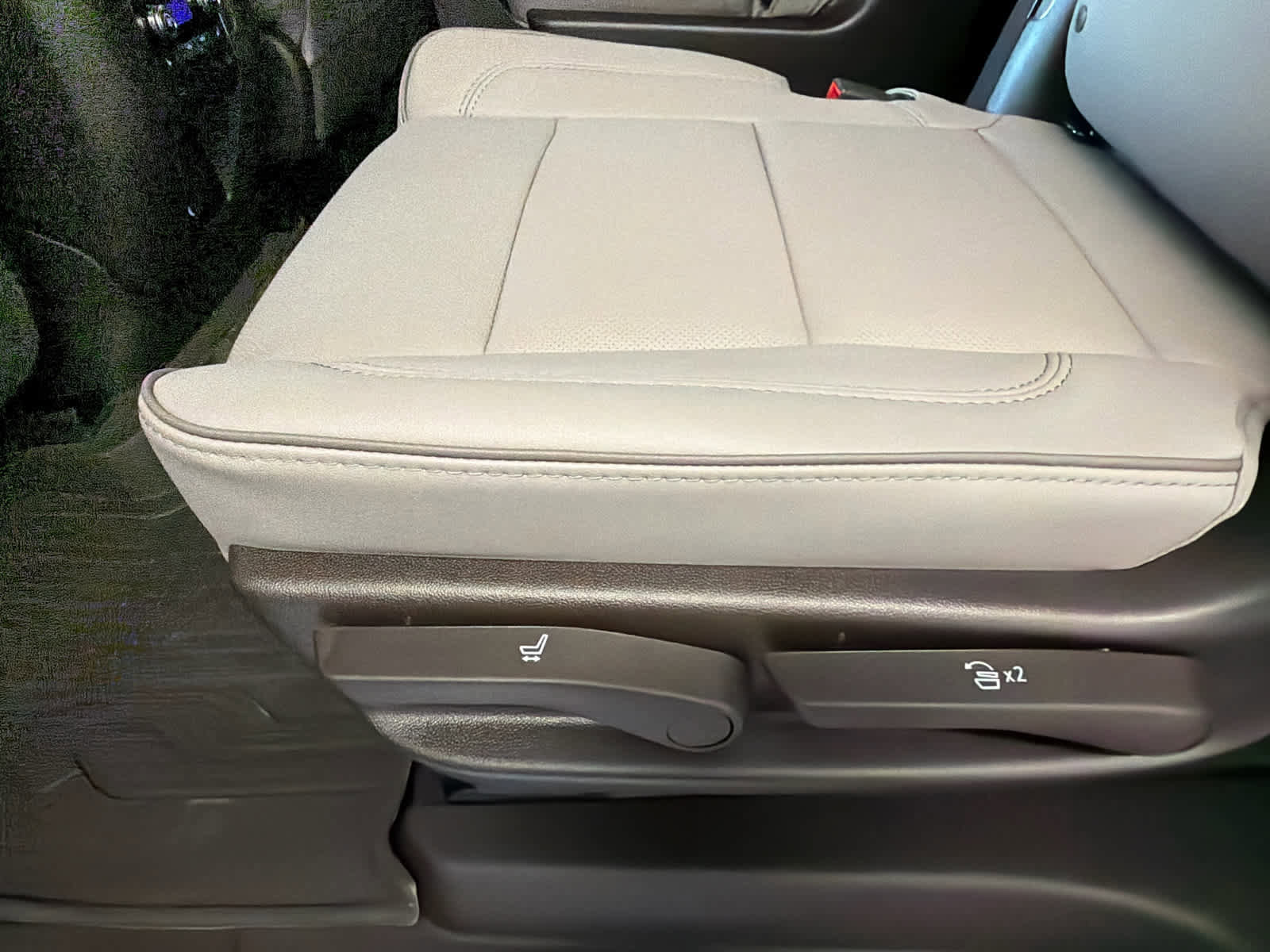 New 2026 GMC Yukon XL Elevation w/ LPO, Floor Liner Package image 26
