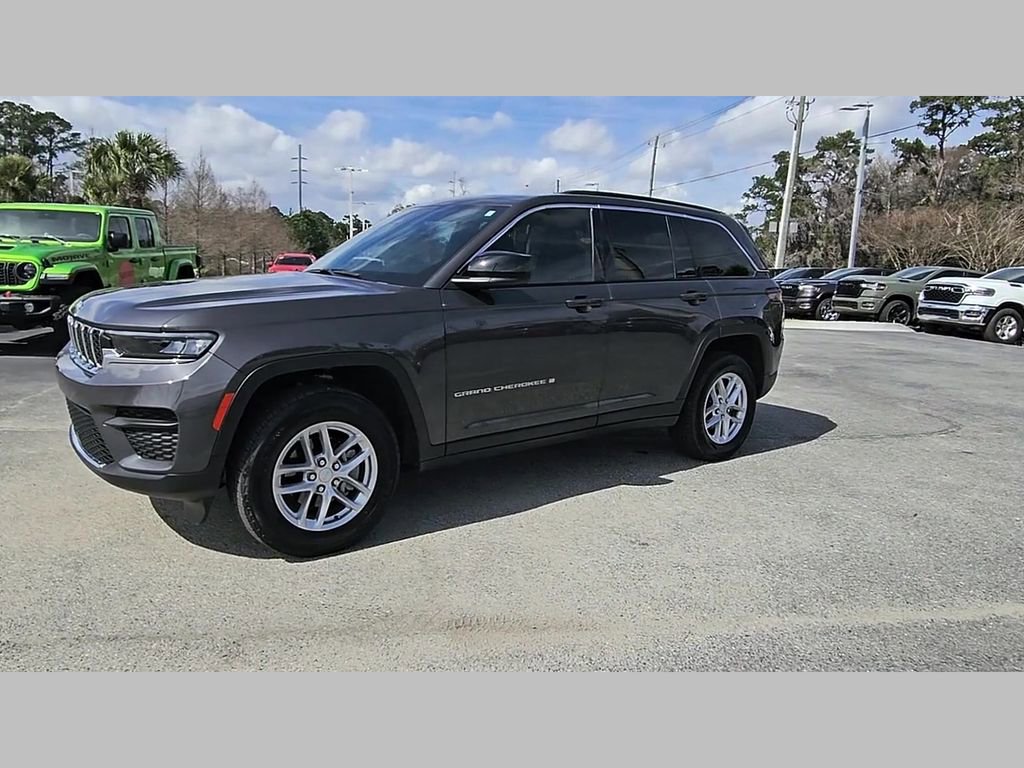 Used 2025 Jeep Grand Cherokee Laredo X w/ Luxury Tech Group I image 41