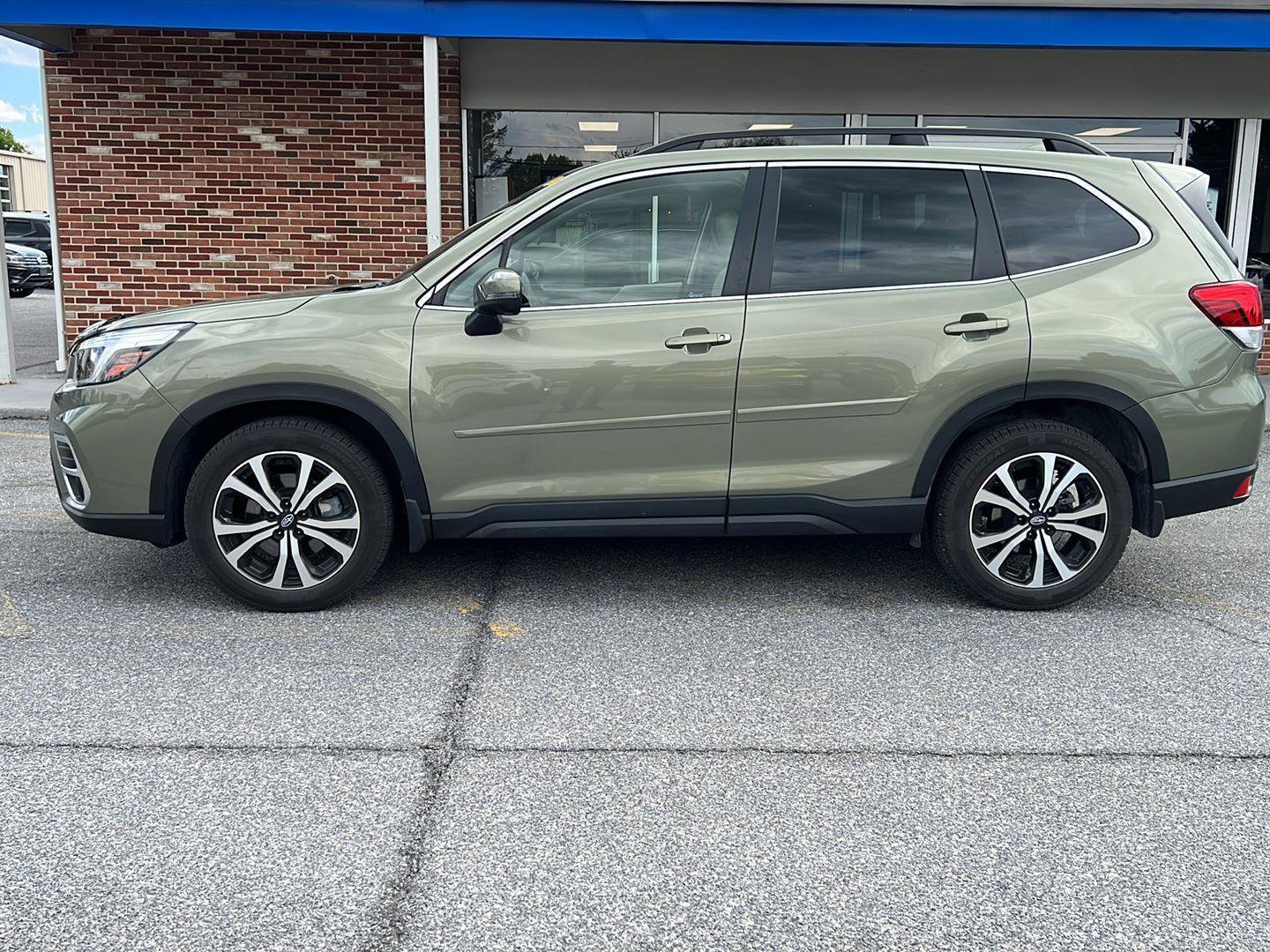 Used 2020 Subaru Forester Limited AWD/4WD image 2