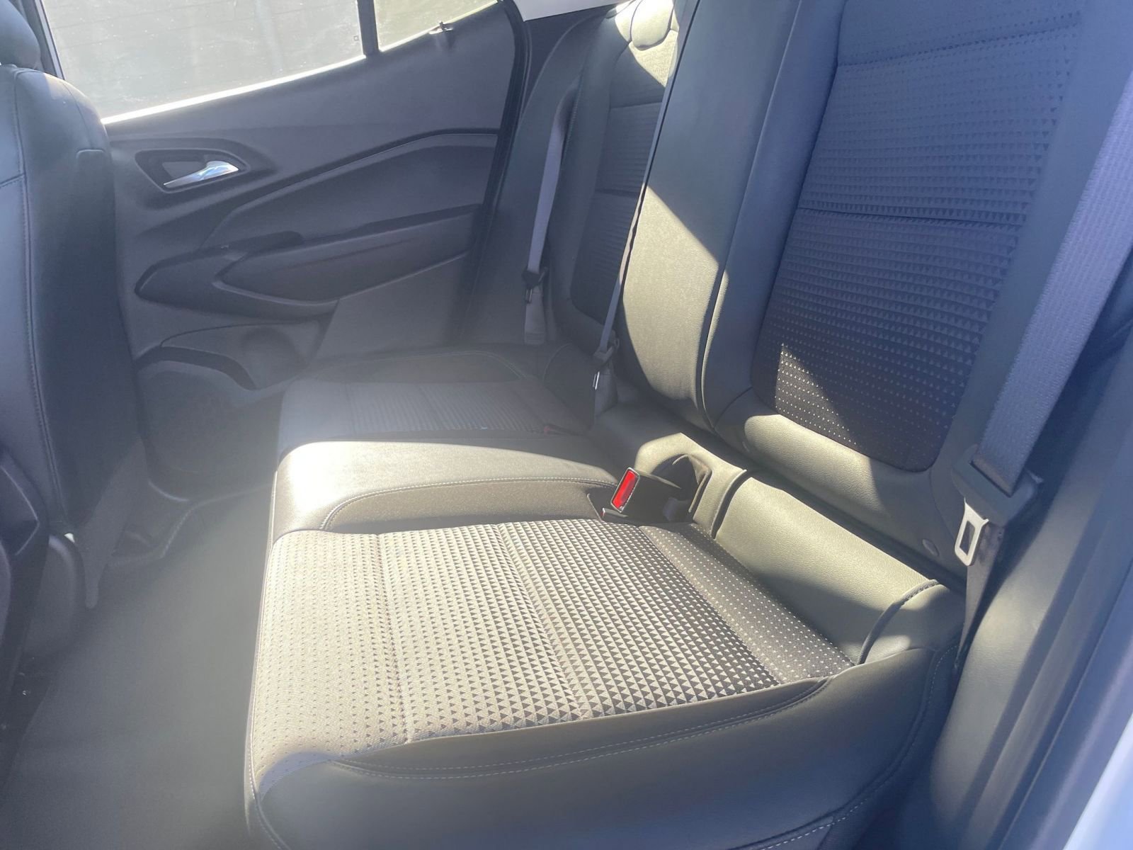 Used 2025 Chevrolet Trax LT image 25