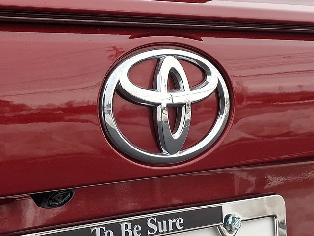Used 2022 Toyota RAV4 XLE Premium image 29