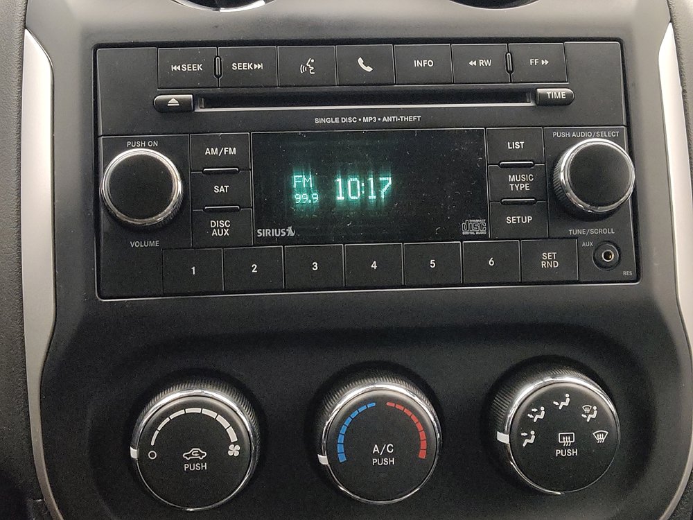 Used 2017 Jeep Compass Latitude FWD image 25